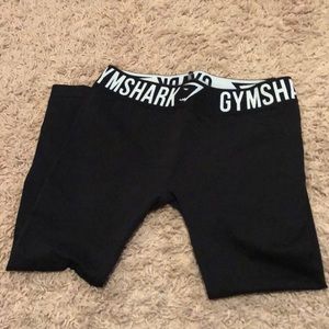 Gym shark leggings